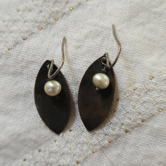 Copper and Fresh-water Pearl handcrafted earrings - Picture 2 of 2